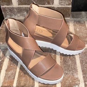 Steven natural comfort sandals